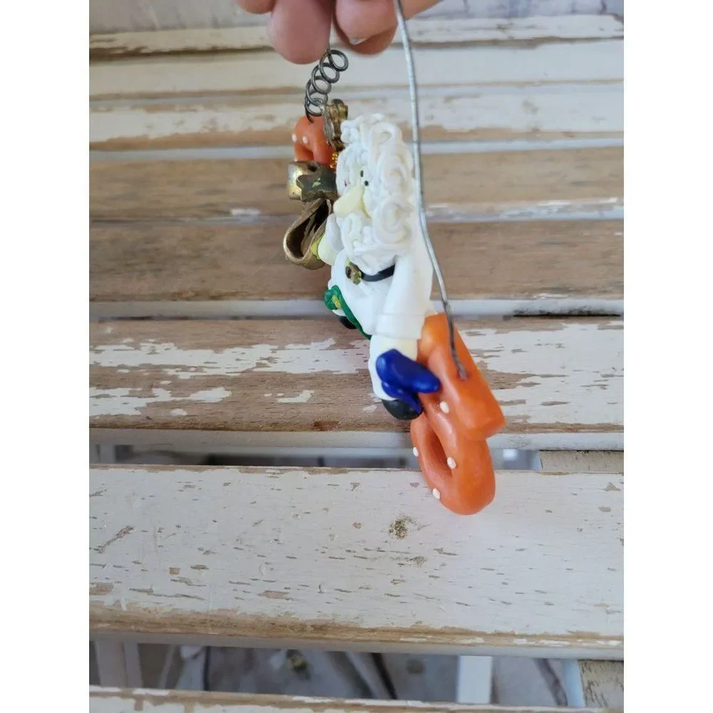 Santa‎ Claus handmade 2005 ornament Xmas tree holiday home decor